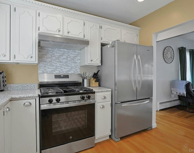 1 Grover Avenue - Photo Thumbnail 4