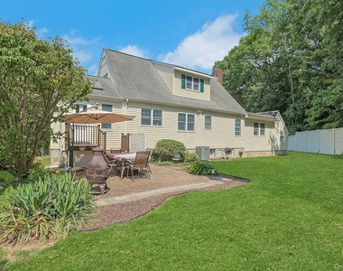 1 Grover Avenue - Photo Thumbnail 23