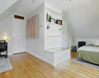 1 Grover Avenue - Photo Thumbnail 21