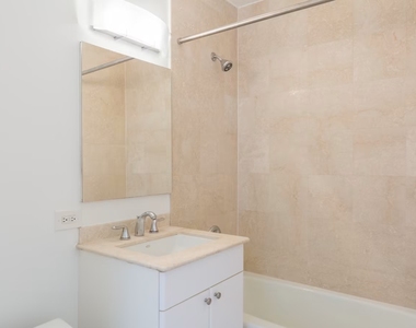 235 West 48th Street - Photo Thumbnail 3