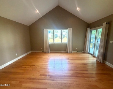 53 Huntleigh Drive - Photo Thumbnail 12