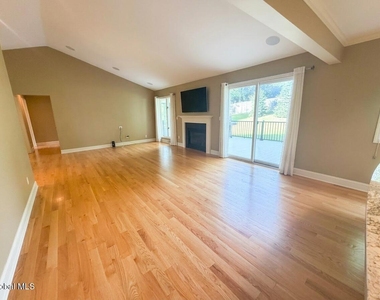 53 Huntleigh Drive - Photo Thumbnail 4