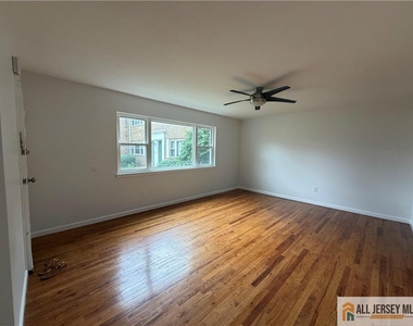 37 Judson Street - Photo Thumbnail 8