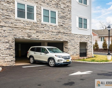 1025 Raritan Road - Photo Thumbnail 3