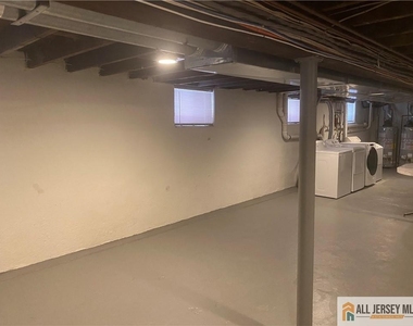 586 Jacques Street - Photo Thumbnail 15