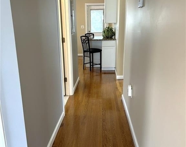 586 Jacques Street - Photo Thumbnail 12