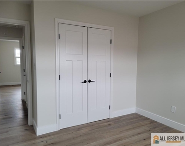 7 Cheltenham Place - Photo Thumbnail 14
