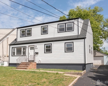 450 Packer Place - Photo Thumbnail 3
