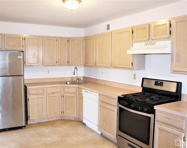306 Plymouth Road - Photo Thumbnail 8