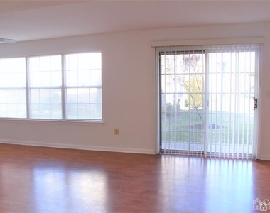 306 Plymouth Road - Photo Thumbnail 7