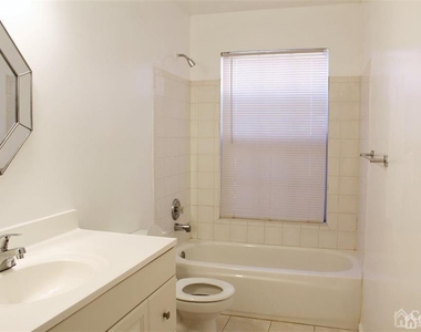 306 Plymouth Road - Photo Thumbnail 16