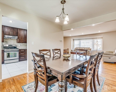 79 Beechwood Avenue - Photo Thumbnail 11