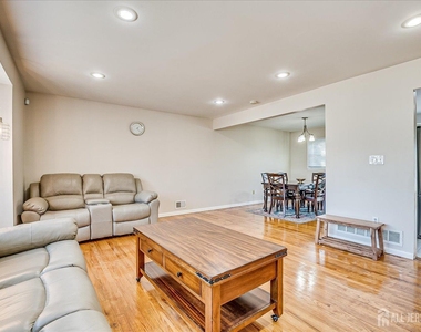 79 Beechwood Avenue - Photo Thumbnail 3