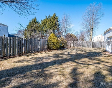 79 Beechwood Avenue - Photo Thumbnail 34