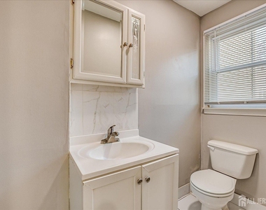 79 Beechwood Avenue - Photo Thumbnail 19
