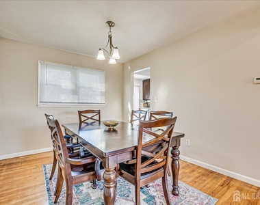 79 Beechwood Avenue - Photo Thumbnail 10