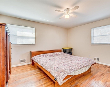 79 Beechwood Avenue - Photo Thumbnail 21