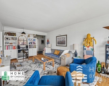 100 Remsen Street - Photo Thumbnail 3