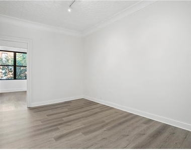 211 5th Avenue - Photo Thumbnail 5