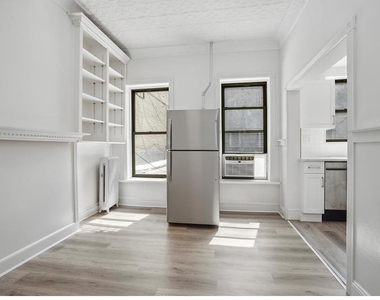 211 5th Avenue - Photo Thumbnail 4