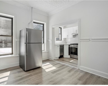 211 5th Avenue - Photo Thumbnail 2