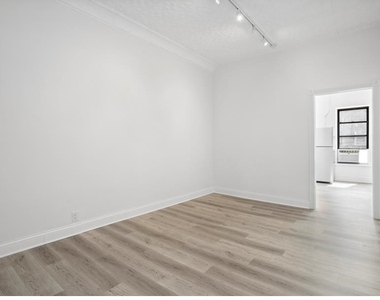 211 5th Avenue - Photo Thumbnail 6