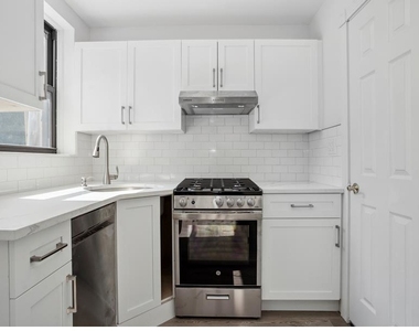 211 5th Avenue - Photo Thumbnail 3