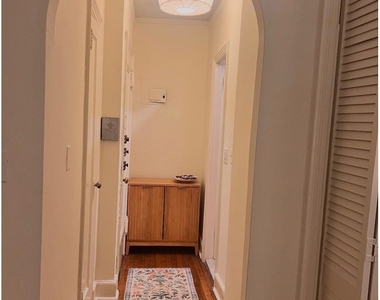 225 W 15th Street - Photo Thumbnail 5