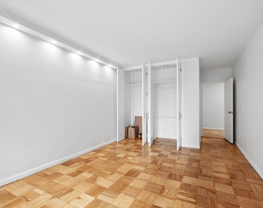 159 W 53rd Street - Photo Thumbnail 10