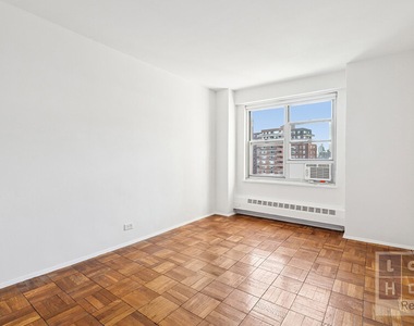 477 Fdr Drive - Photo Thumbnail 15