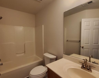 29 Litchfield Lane E - Photo Thumbnail 16