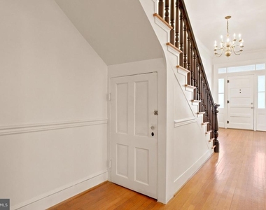 209 N Washington Street - Photo Thumbnail 9