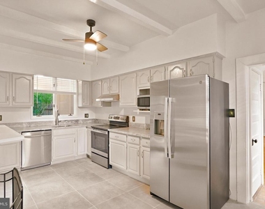 209 N Washington Street - Photo Thumbnail 50