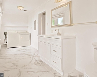 209 N Washington Street - Photo Thumbnail 86