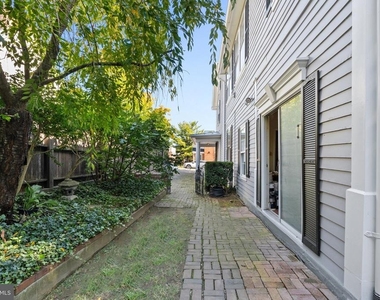 209 N Washington Street - Photo Thumbnail 136