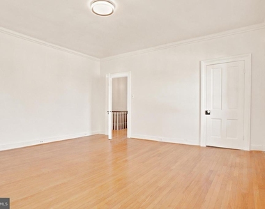209 N Washington Street - Photo Thumbnail 100