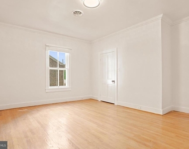 209 N Washington Street - Photo Thumbnail 110