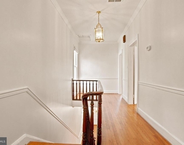 209 N Washington Street - Photo Thumbnail 114