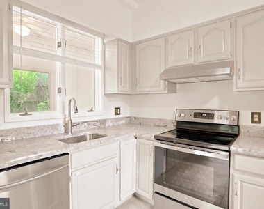209 N Washington Street - Photo Thumbnail 58
