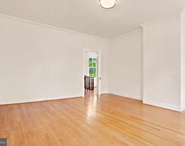 209 N Washington Street - Photo Thumbnail 106