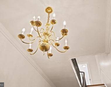 209 N Washington Street - Photo Thumbnail 6