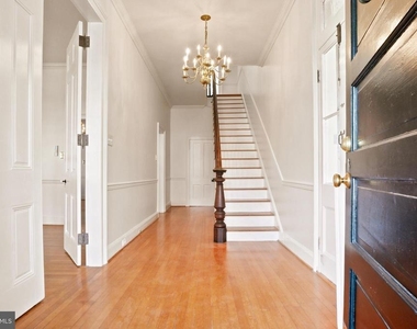 209 N Washington Street - Photo Thumbnail 4