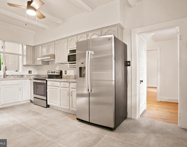 209 N Washington Street - Photo Thumbnail 49