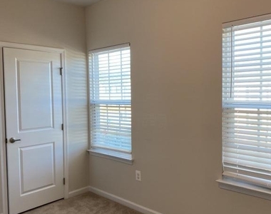531 View Point Way - Photo Thumbnail 9