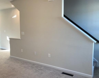 531 View Point Way - Photo Thumbnail 25