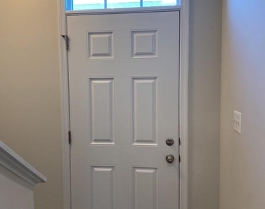 531 View Point Way - Photo Thumbnail 1