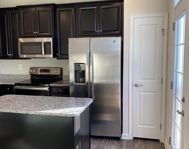 531 View Point Way - Photo Thumbnail 24