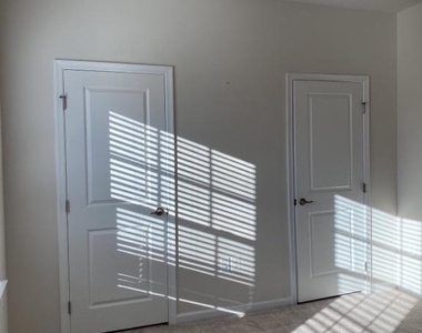 531 View Point Way - Photo Thumbnail 7