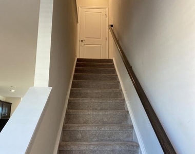 531 View Point Way - Photo Thumbnail 19