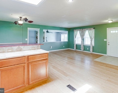 209 Raintree Boulevard - Photo Thumbnail 11